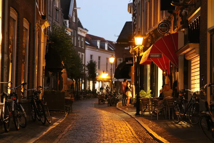 Une soirée estivale dans les rues de Challans en Vendée